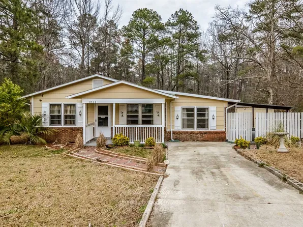 1814 Kenwood Ave, Spring Lake, NC 28390