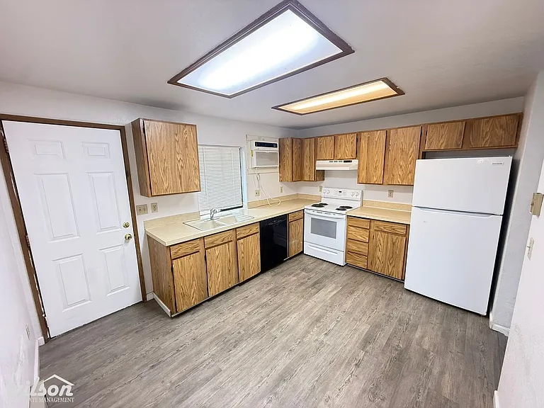 1206 Voelker Ave — Photo 5