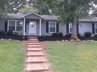 126 44th St NE, Washington, DC 20019