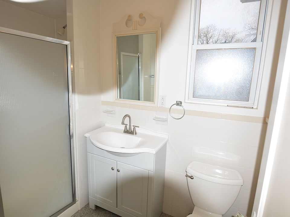 1st image of 2410 Gillmore St Floor 1