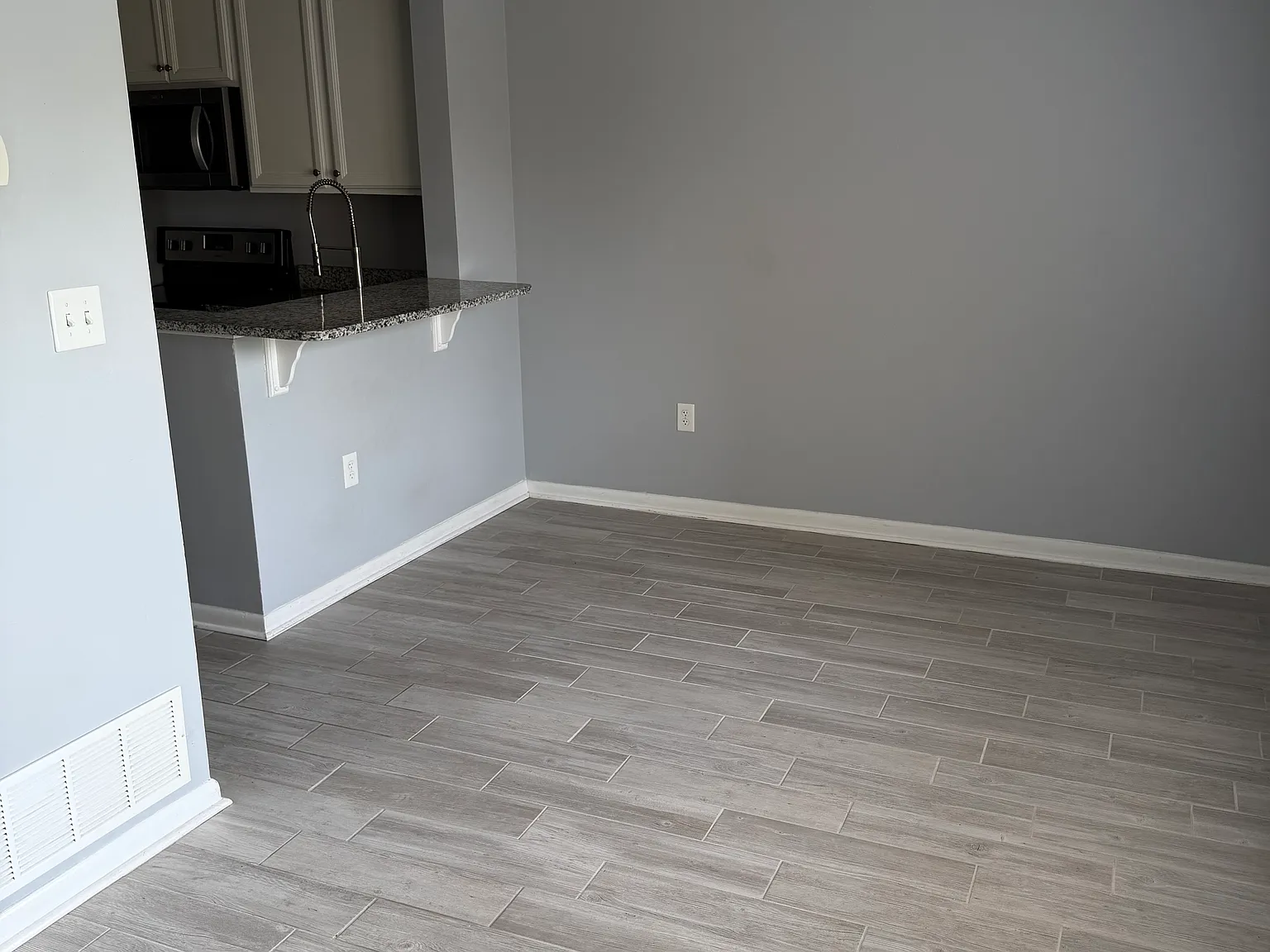 Studio, 360 sqft, $1,000 — Photo 2
