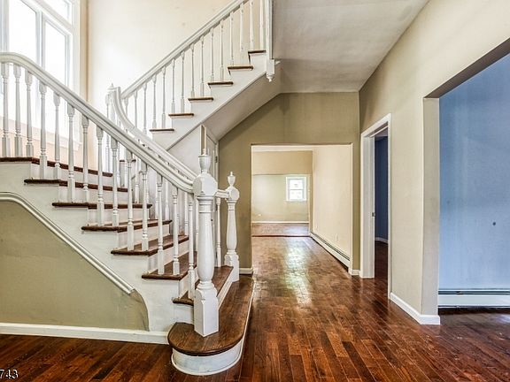 3rd image of 109 N 18th St