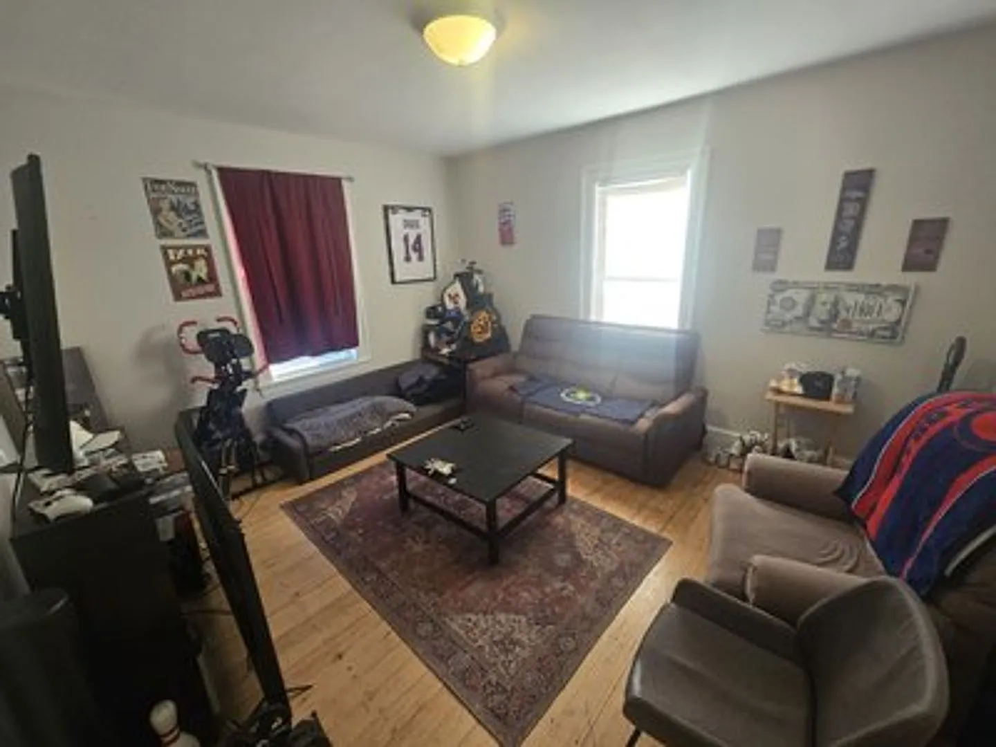 Rare 3-bed Unit in Watertown — Photo 3