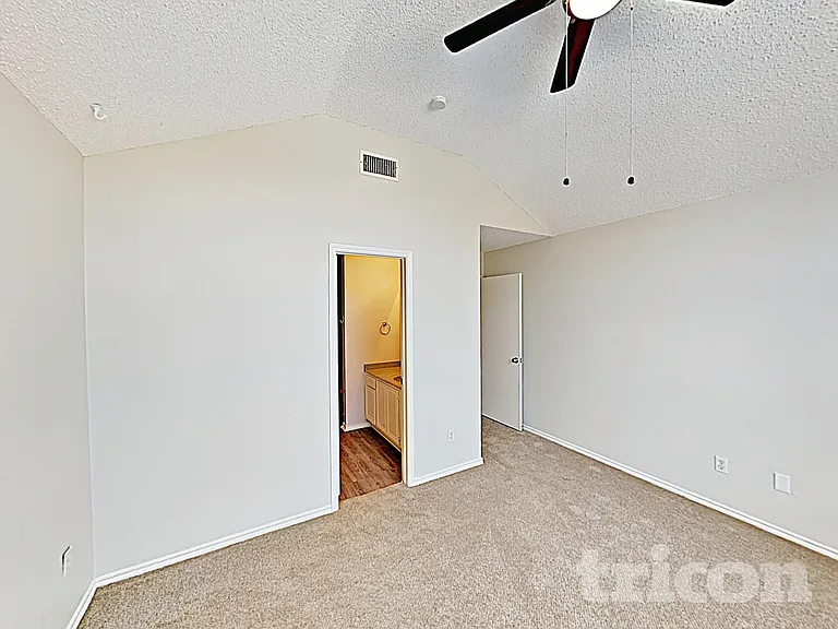 1105 Parker Ct — Photo 7
