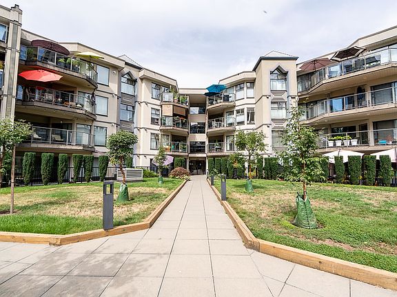 2nd image of 2968 Burlington Dr #105