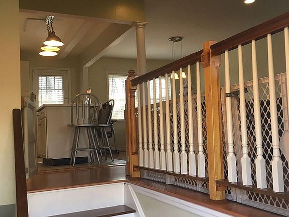4th image of 118 Springhollow Dr
