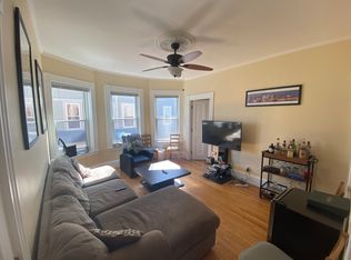 176 Elm St #4D, Cambridge, MA 02140