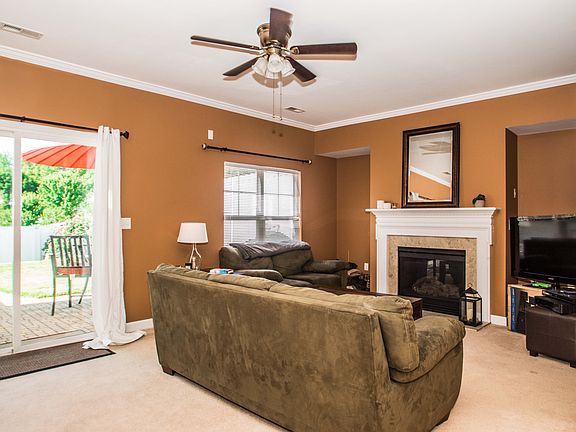 Gas log fireplace in LR