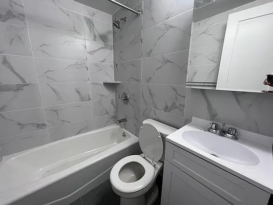 Rented by Voro Purple LLC | media 15