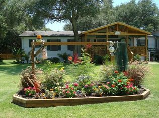 109 Vercie St, Rockport, TX 78382