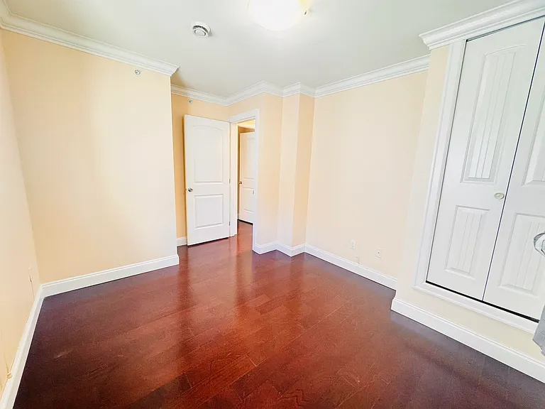 722 W 68th Ave — Photo 10