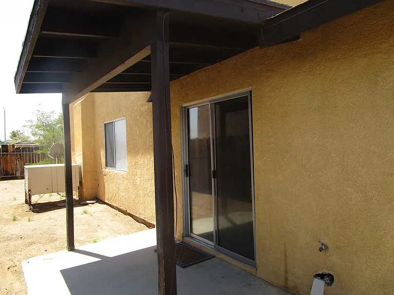 933 W Atkins Ave — Photo 12