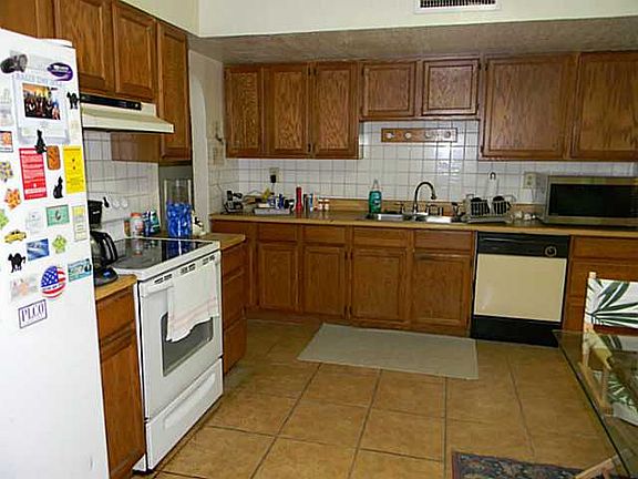 5th image of 321 De Leon Dr