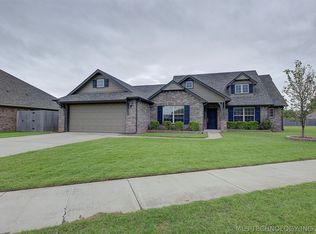 1502 E 137th St, Glenpool, OK 74033