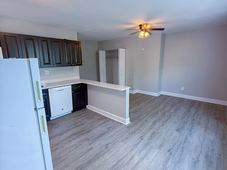 4040 Spruce St — Photo 7