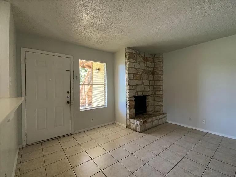 2300 Cedrick Cv #B — Photo 8