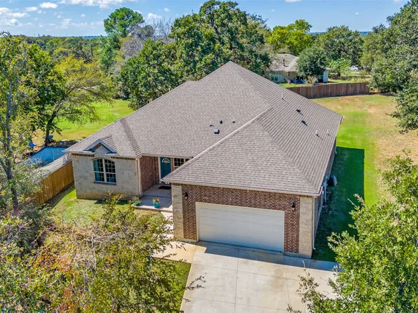 301 Valley Dr, Oak Pt, TX 75068