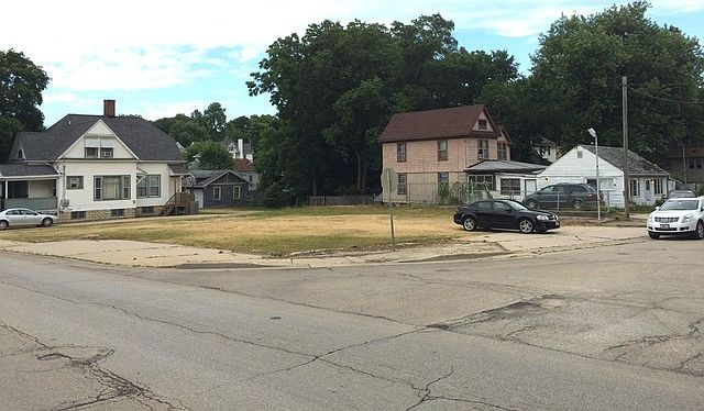 2nd image of 522 S Galena Ave