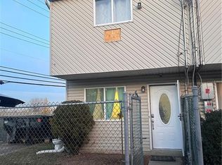 15 Betty Ct, Staten Island, NY 10303