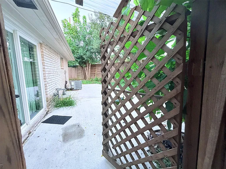 7315 Housman St — Photo 37