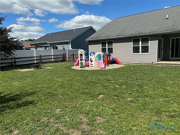 3rd image of 204 Kierra Ln