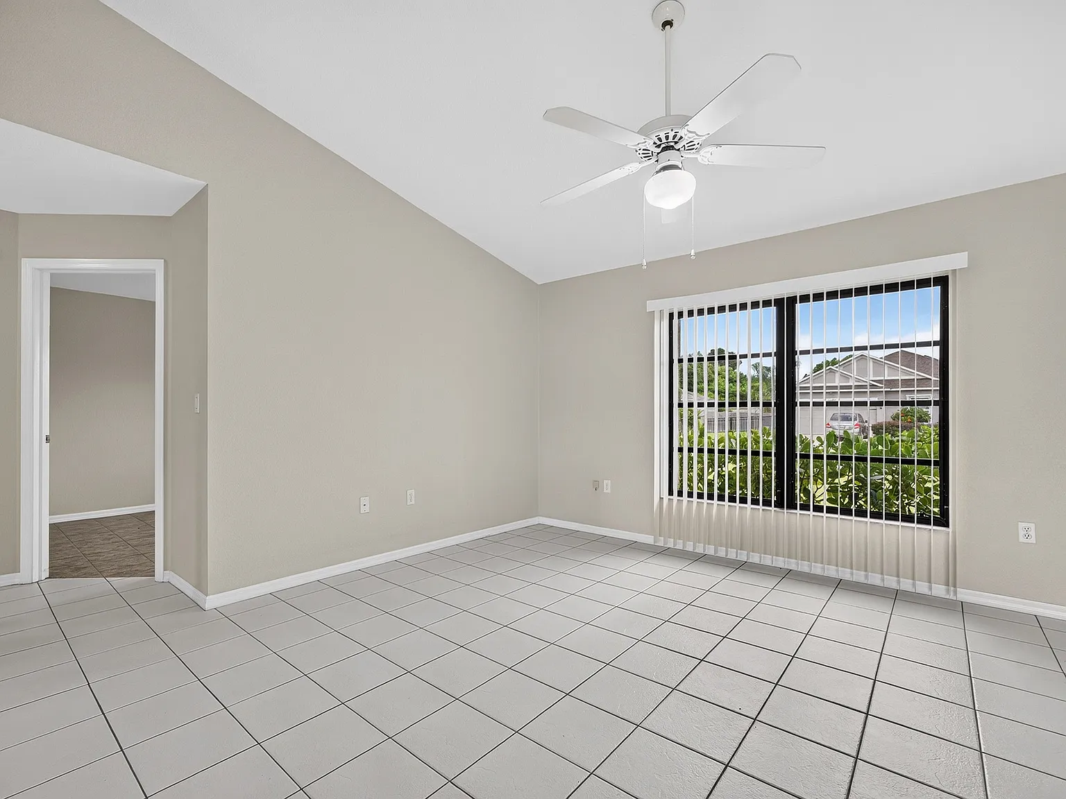 3 bed, 1389 sqft, $1,825 — Photo 4
