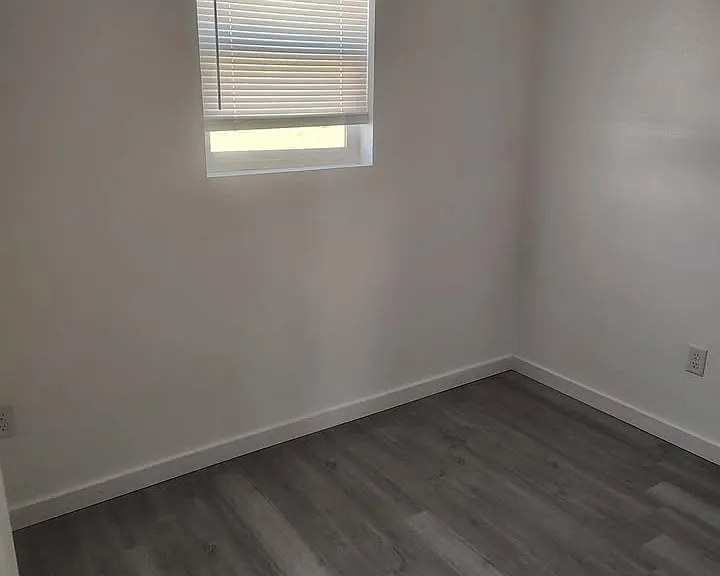 1100 Pine Ave #5 — Photo 7