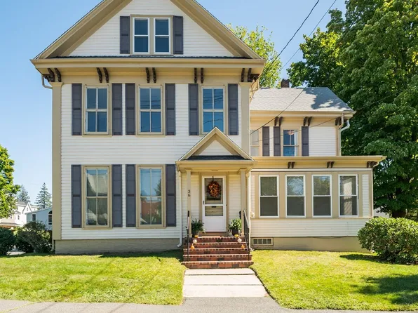 36 Warren St, Stoneham, MA 02180