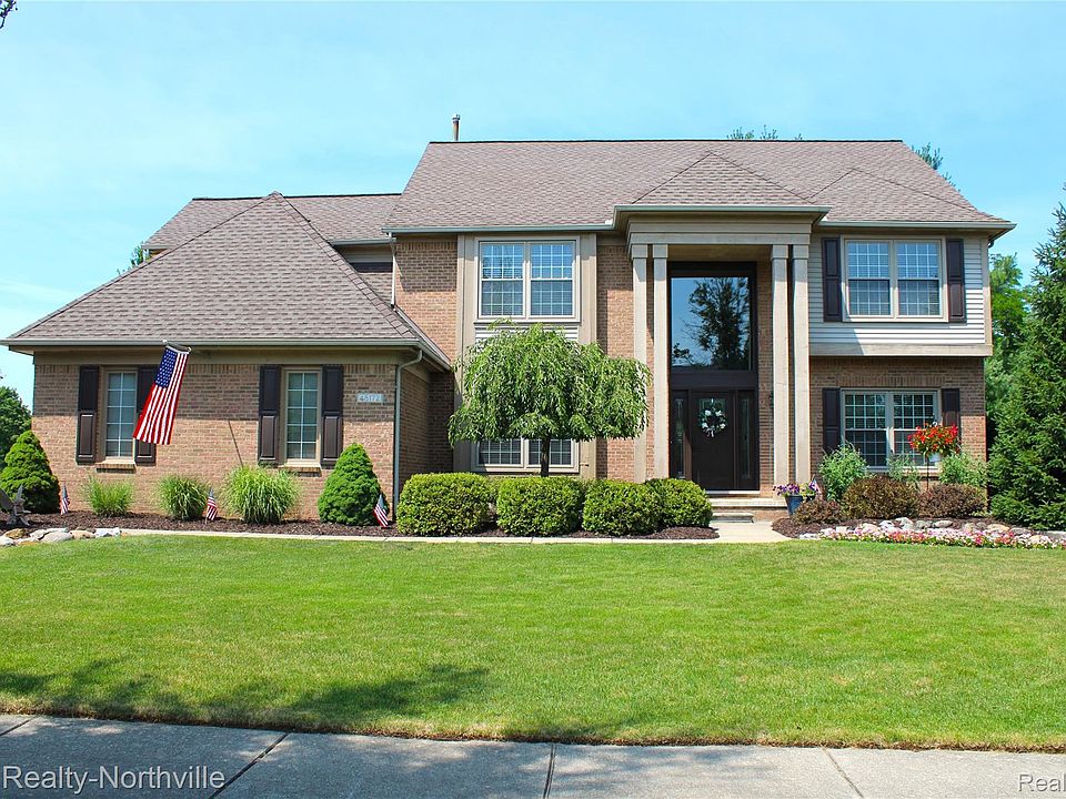 1st image of 48172 Royal Pointe Dr