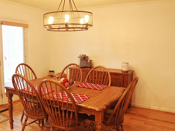 5th image of 626 Forest Park Dr