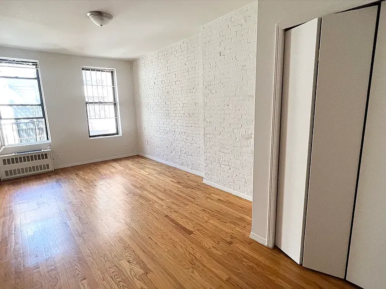 221 E 85th St #21 — Photo 1
