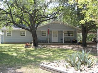 137 Paradise Ave, Kerrville, TX 78028