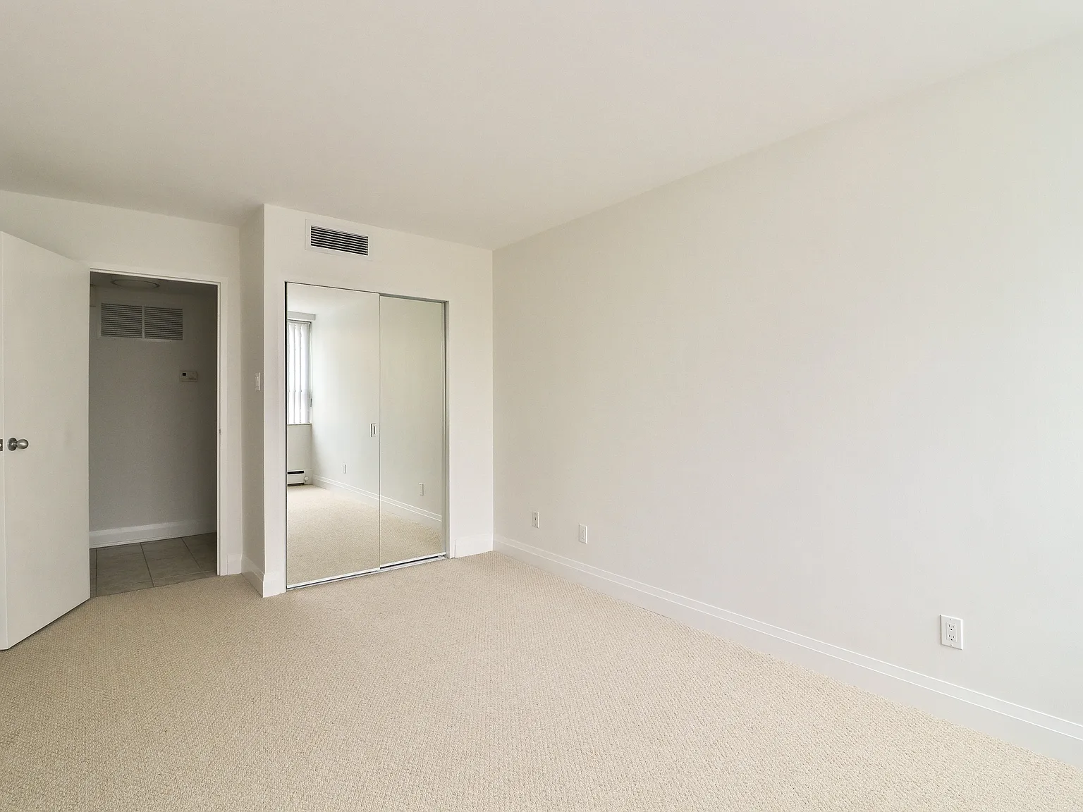 484 Avenue Road Toronto — Photo 4