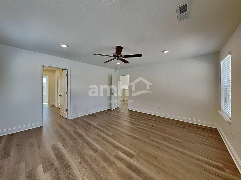 1076 Broyles Xing — Photo 8