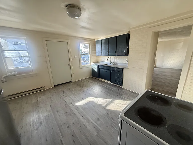 122 Willow St #1 — Photo 2