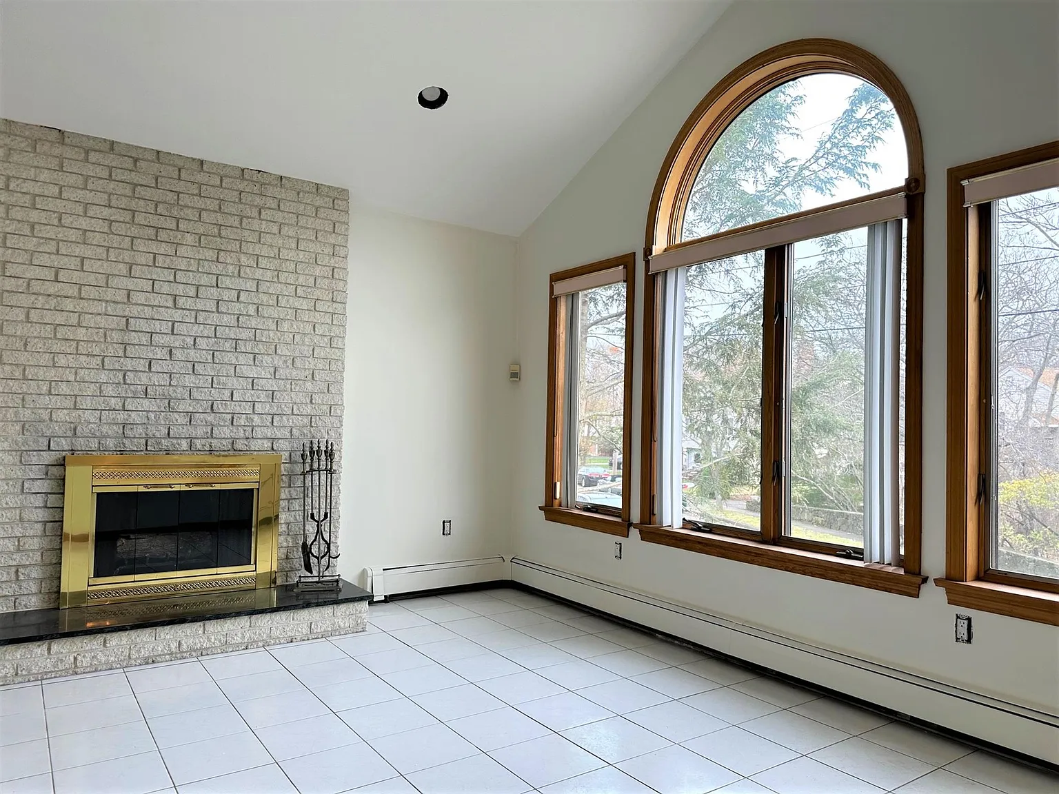 4 bed, 1900 sqft, $5,000 — Photo 3