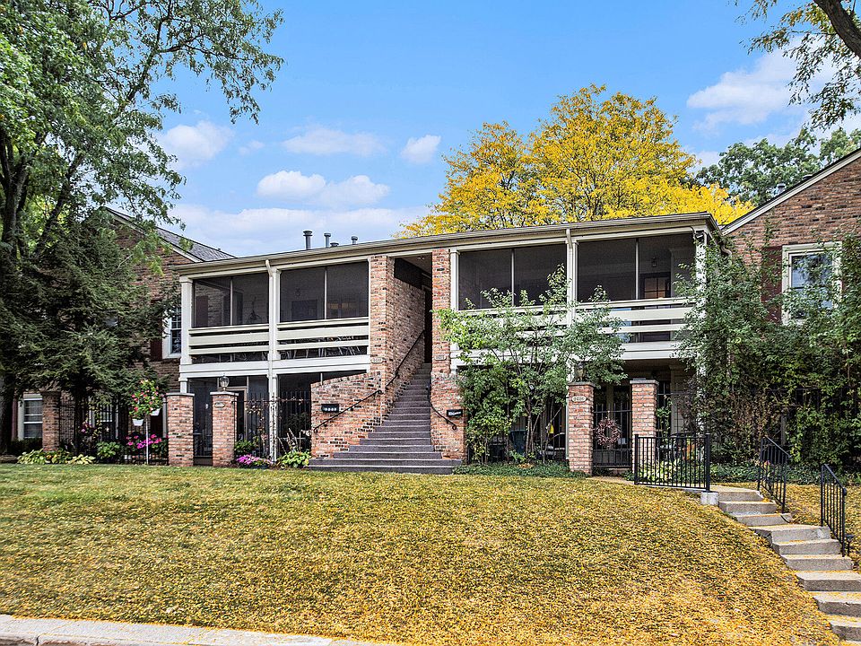 1st image of 2424 Village Dr SE