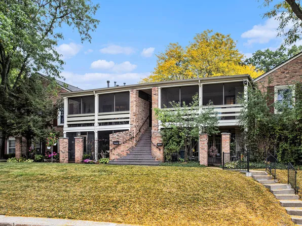2424 Village Dr SE, Grand Rapids, MI 49506