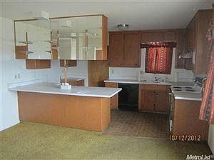 4th image of 10331 Pioneer Ave
