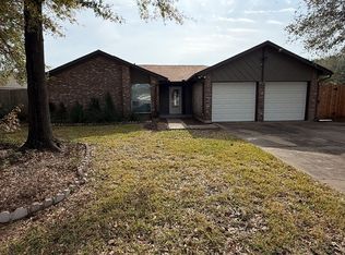 306 Floravista Dr, Webster, TX 77598