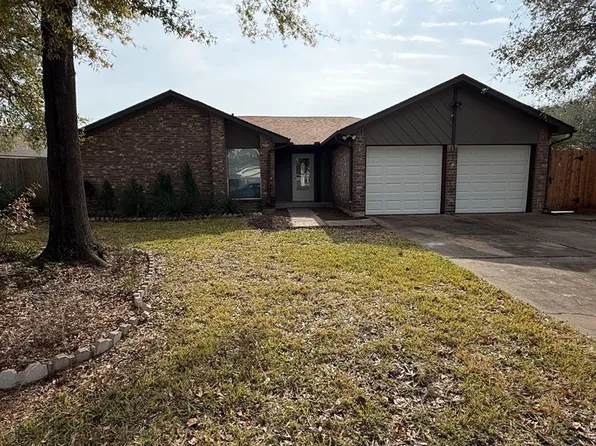 306 Floravista Dr, Webster, TX 77598