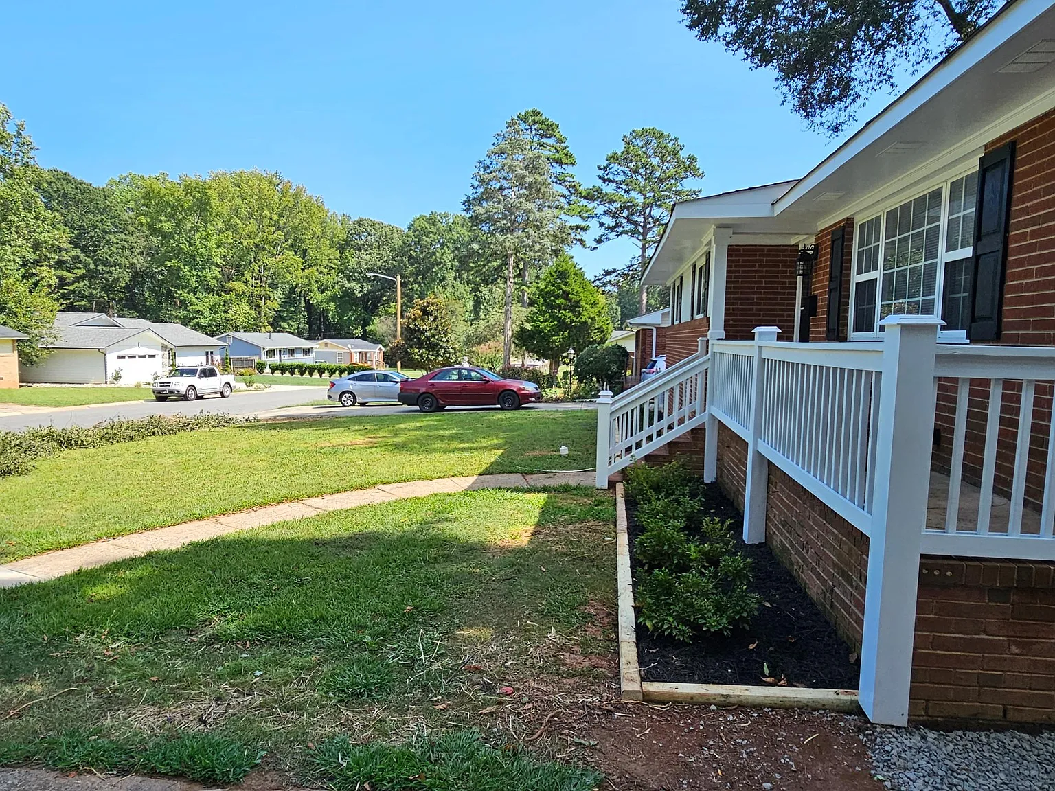 3 bed, 1.5 bath, 1165 sqft, $1,700 — Photo 3