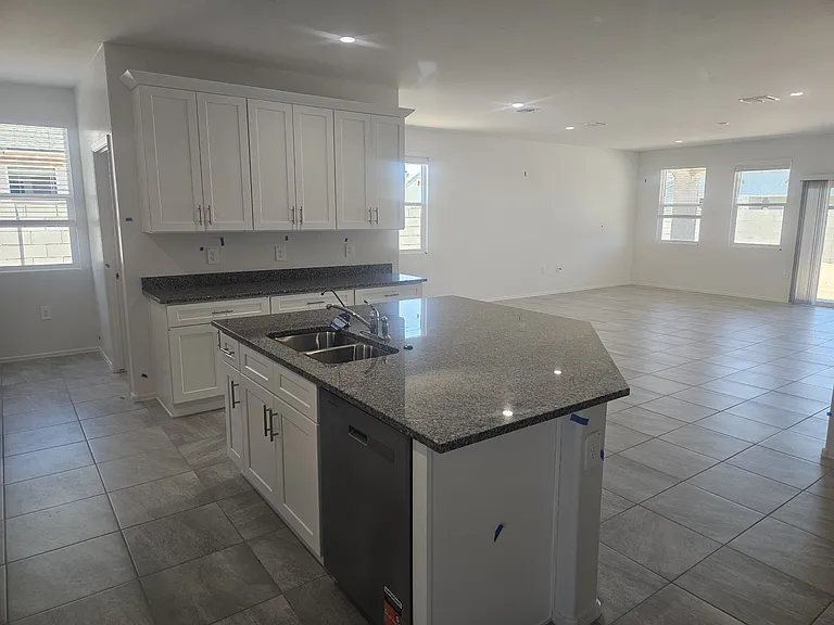 1584 E Currier Dr — Photo 4