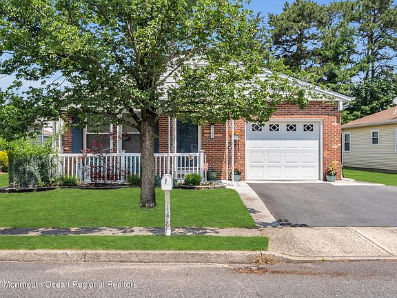 3rd image of 148 Freeport Blvd