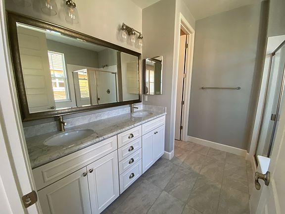 4th image of 104 Wallace Cir
