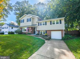 7507 Hogarth St, Springfield, VA 22151