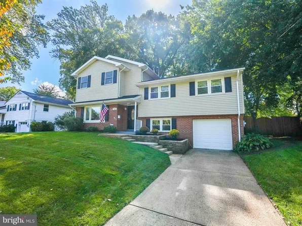 7507 Hogarth St, Springfield, VA 22151