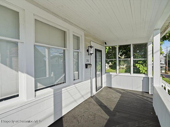 4th image of 26 Abbott St