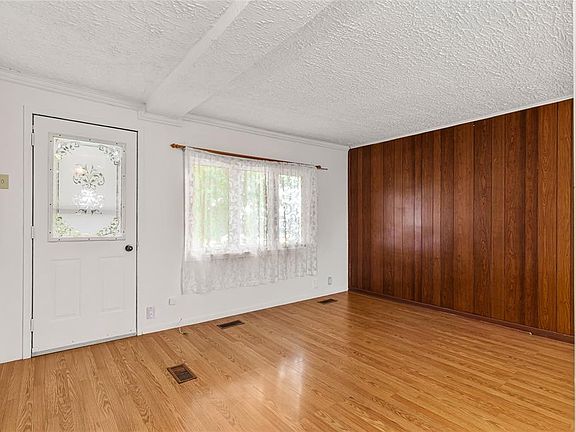 5th image of 464 Empire Avenue