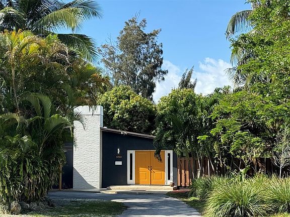 2nd image of 1356 SE 12th Way